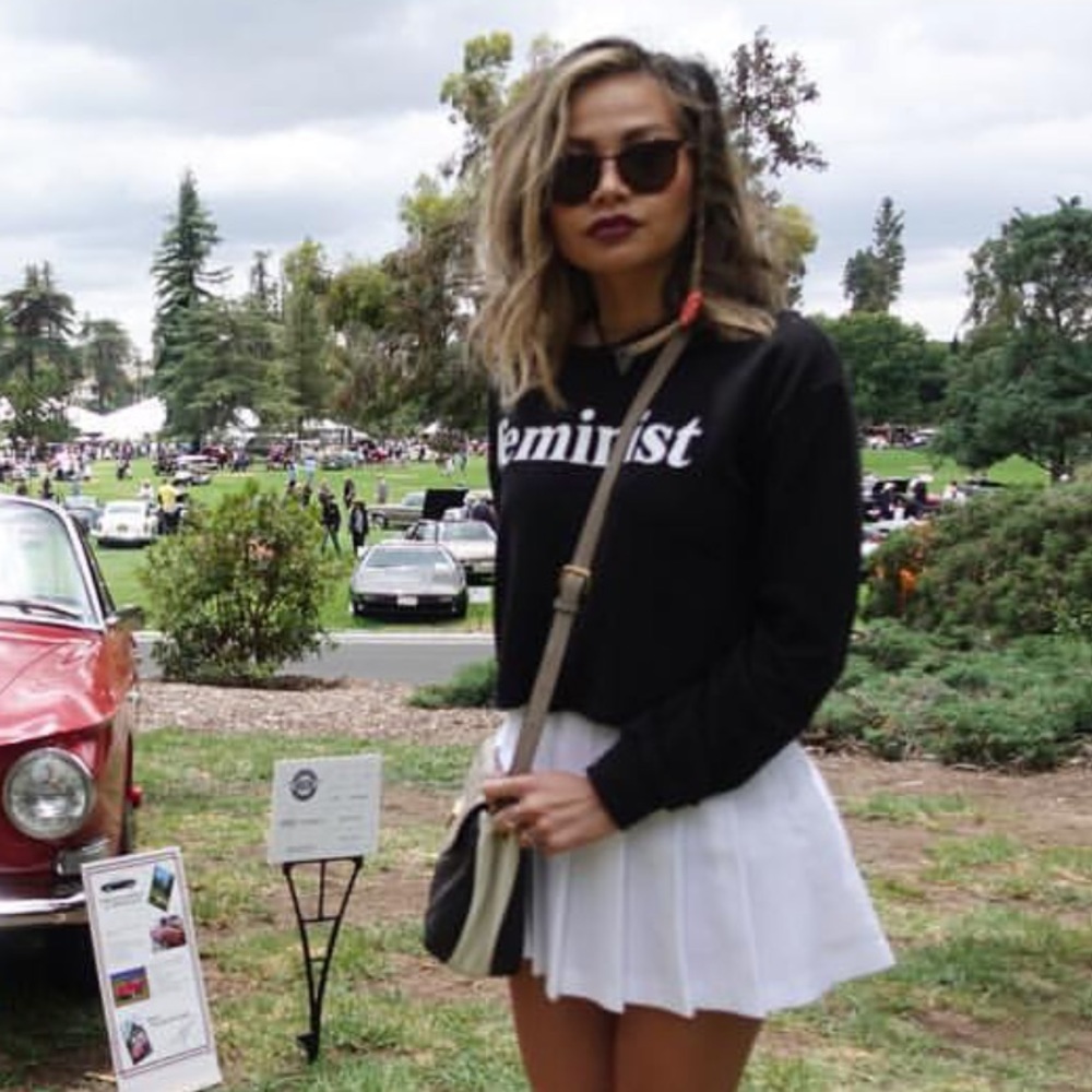 Feminist Sweater - Picture 4 of 4